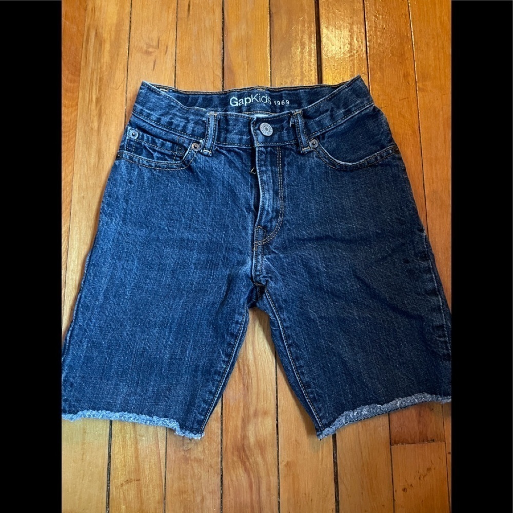 Euc Gap kids short jeans for boy size 7